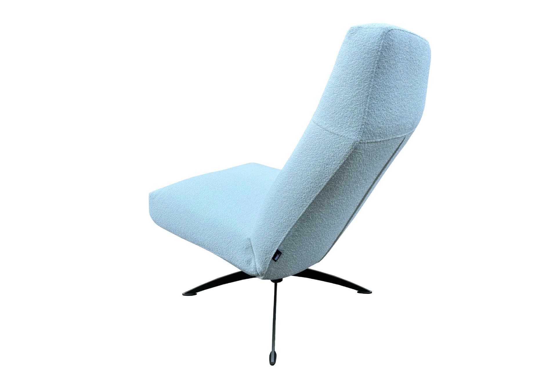 Draaifauteuil in witte stof op bruin onderstel