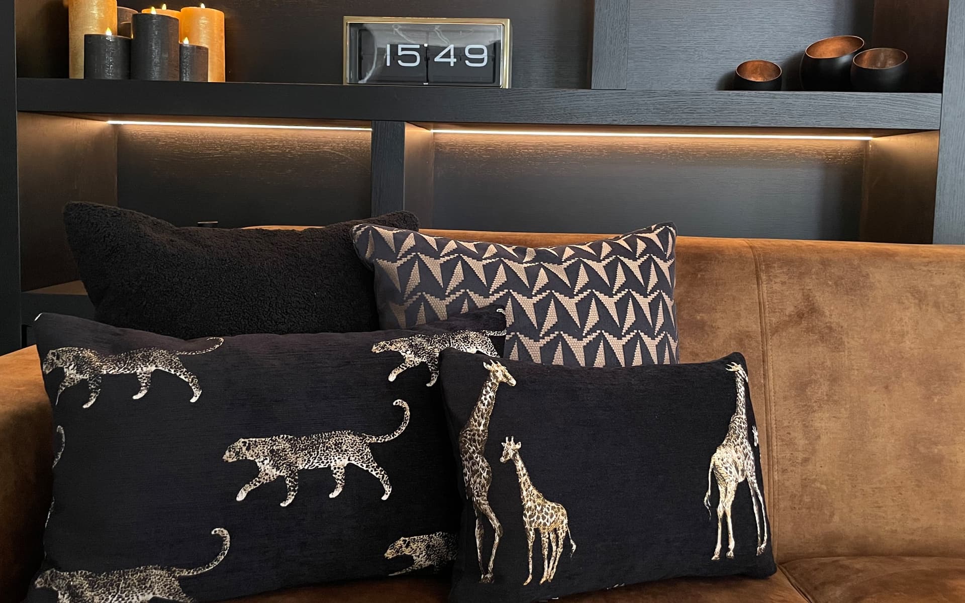 Zwarte luxe sierkussens met dierenprint