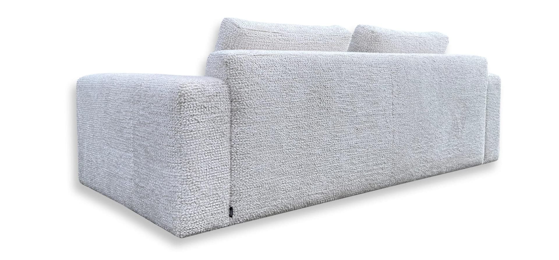 Achterkant van de witte 3-zitsbank Mae met verfijnde afwerking en minimalistisch design