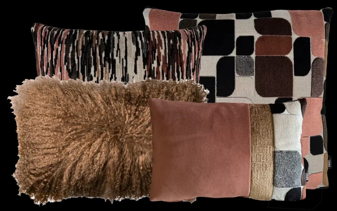 Decoratieve sierkussen set terra. Set van 4 sierkussen in terra en karamel tinten, ideaal om een retro en warme uitstraling aan je interieur te geven.