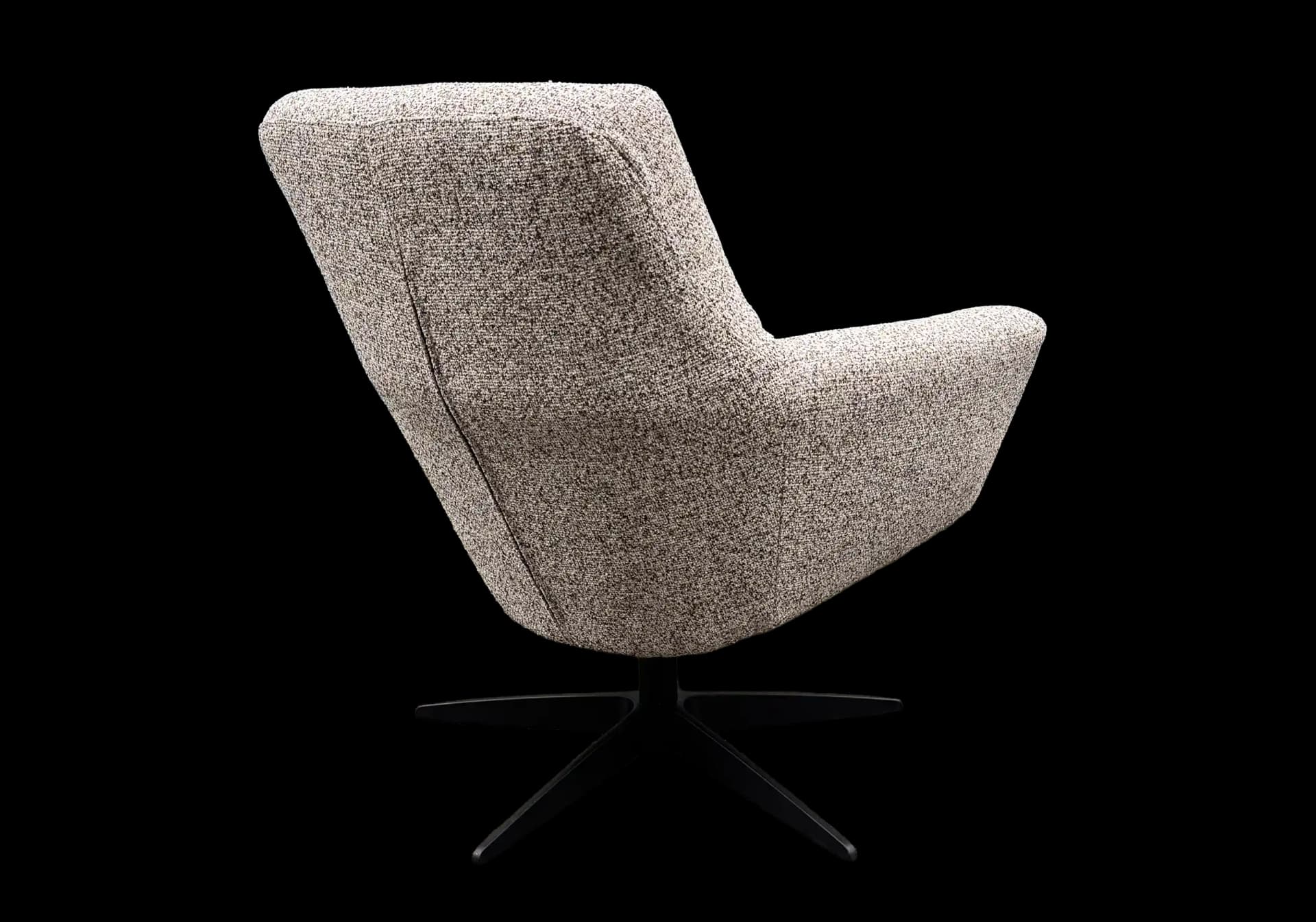 Draaifauteuil Yara schuin van opzij, beige stof en modern design