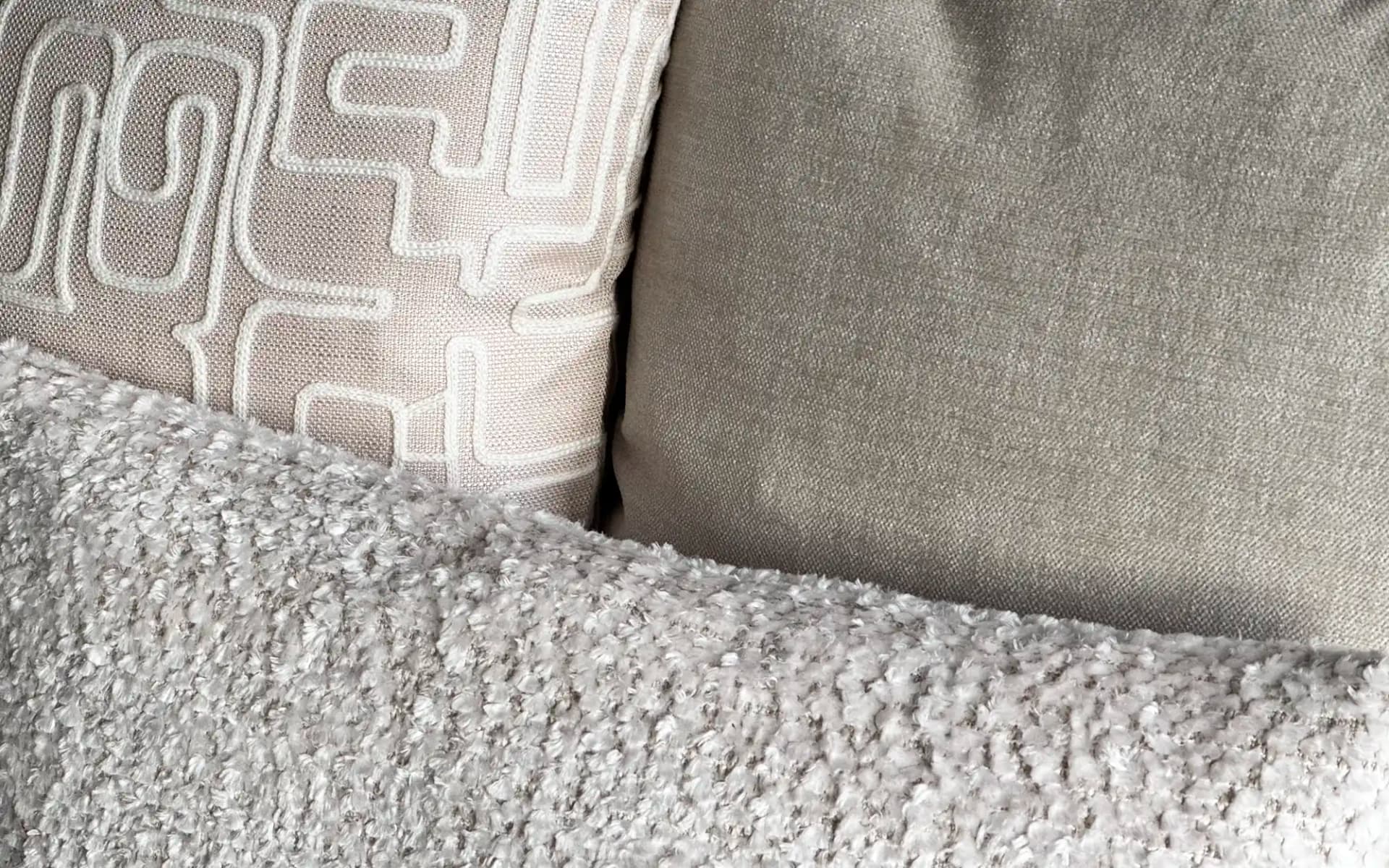 Detailfoto van de verschillende stoffen in de sierkussen set Be Trendy