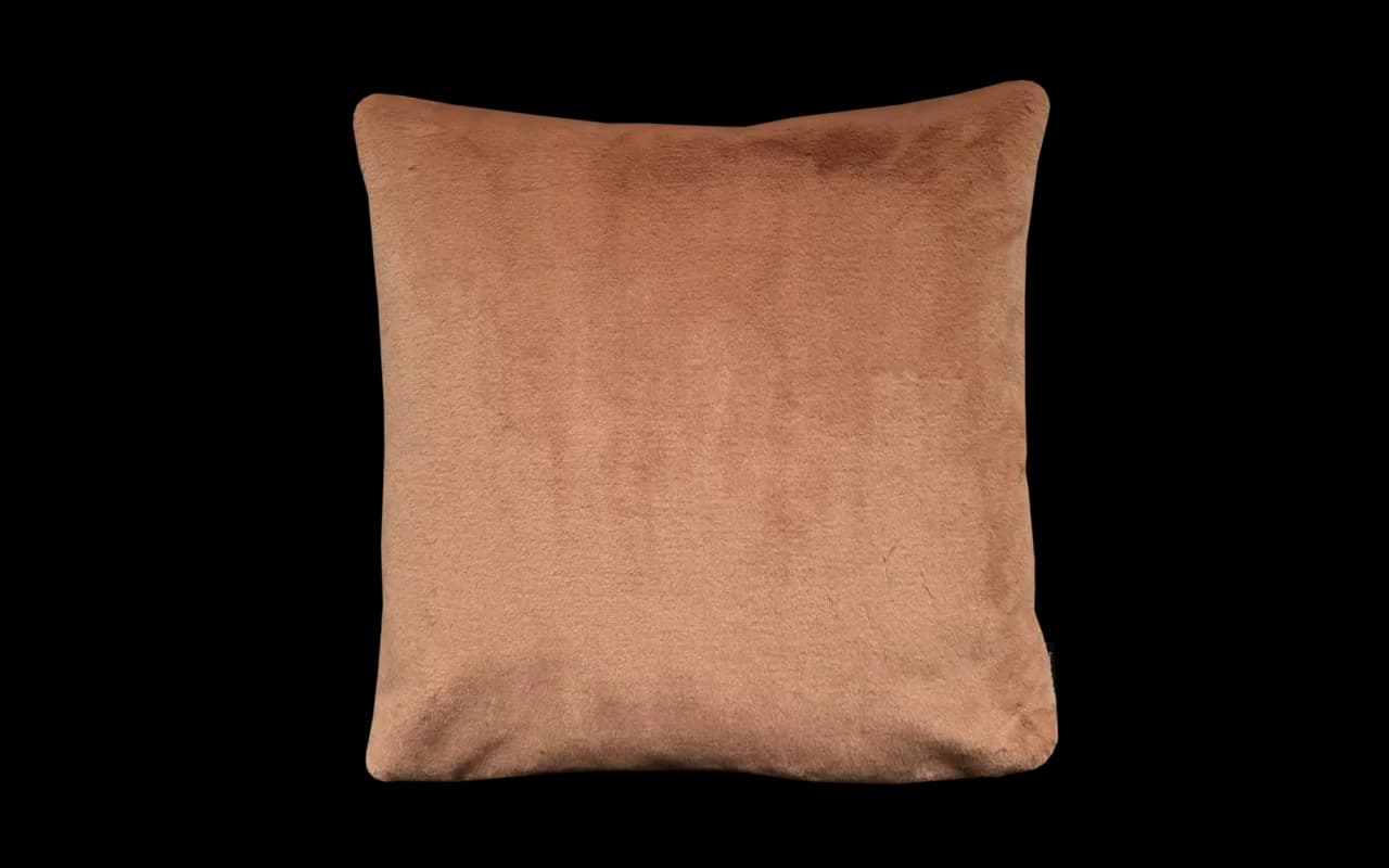 Sierkussen Velvet Mocha Dream 45 x 45 cm in zachte velvet stof met warme mocha kleur voor een luxe en knusse uitstraling.