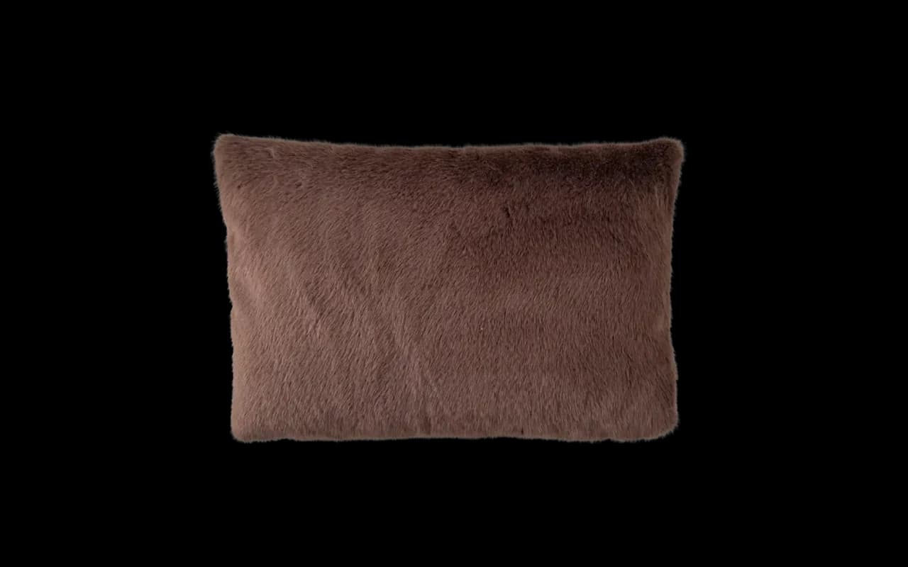 Sierkussen Arctic Bruin 45 x 30 cm met zachte kortharige bruine stof, langwerpig en keerbaar