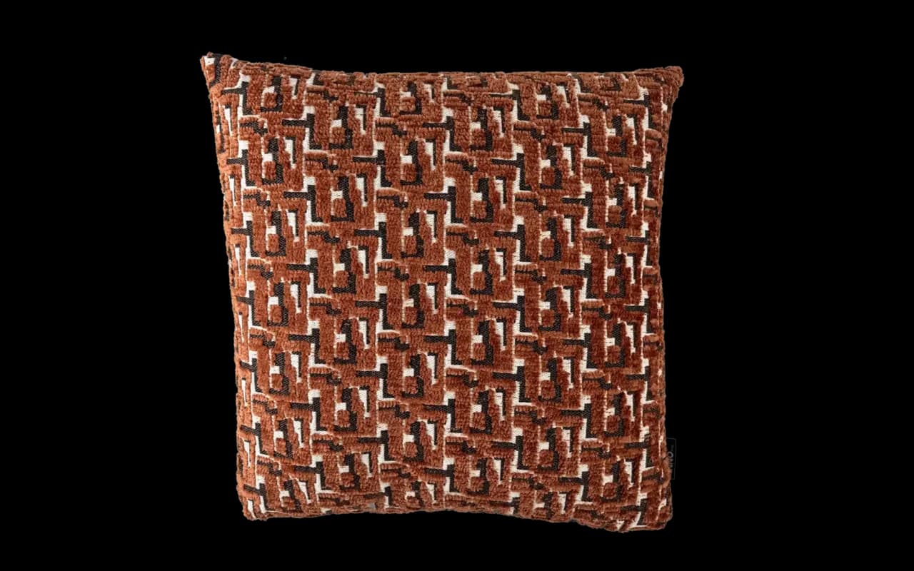 Sierkussen Terra Prestige 45 x 45 cm in diepe terra kleur met luxe patroon